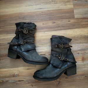 Stylish Women's Leather Ankle Boots - Brown